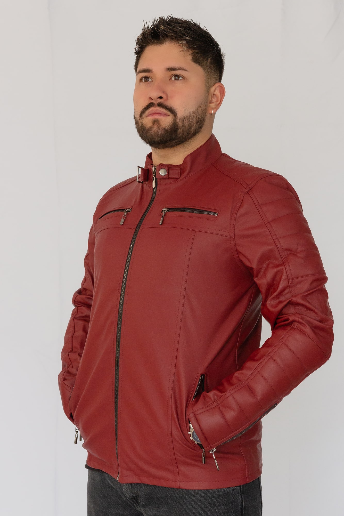 chaqueta en cuero/textil vinotinto